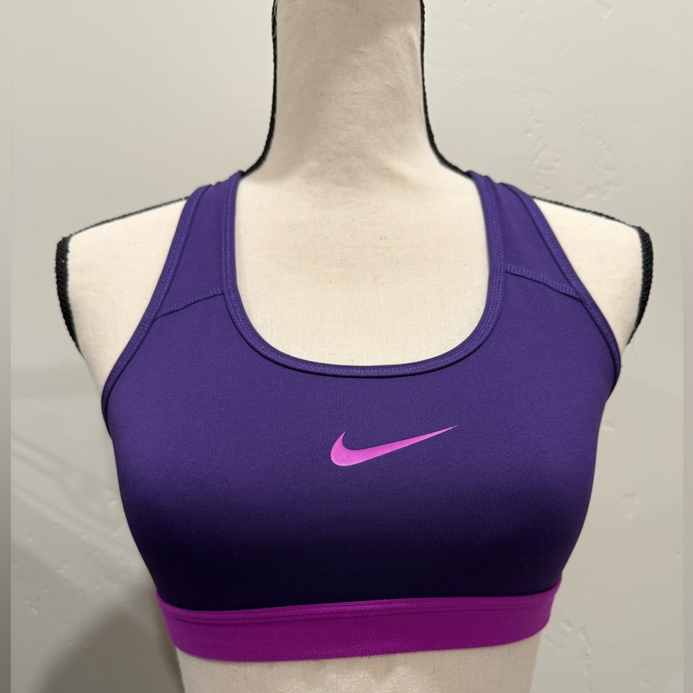 Nike Racerback Sports Bra. Dri-FIT. Size Small.
